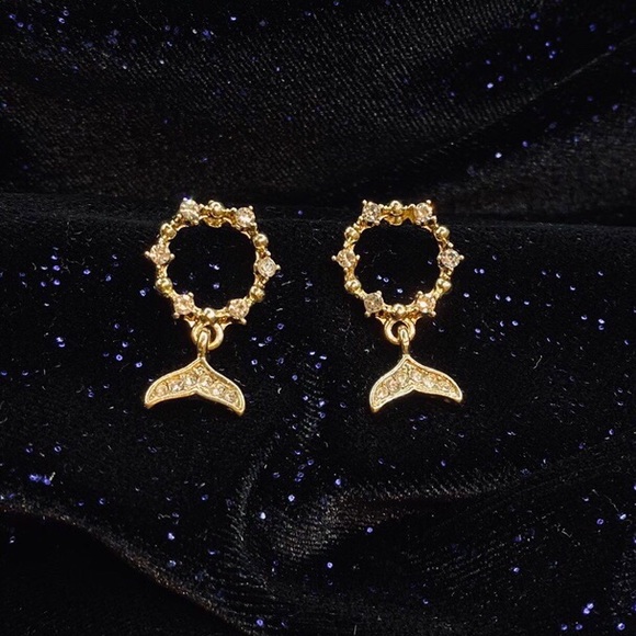 Mermaid Dainty Gold Earrings - Picture 2 of 3